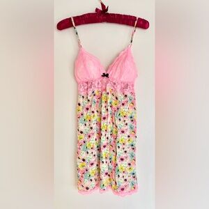 ❌CLEARANCE❌ Victoria's Secret Pink Floral Lace Chemise